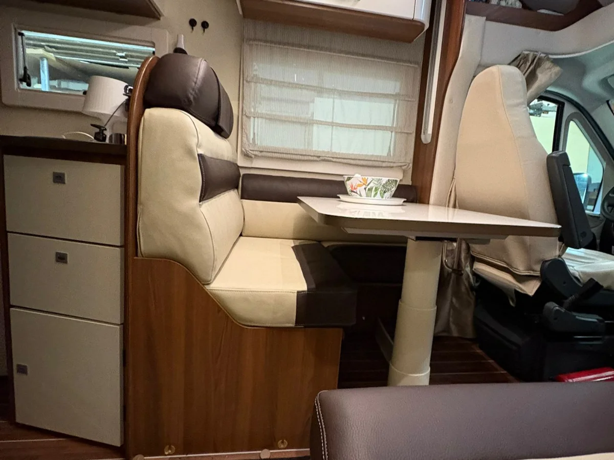 Camper-Caravan-3.webp
