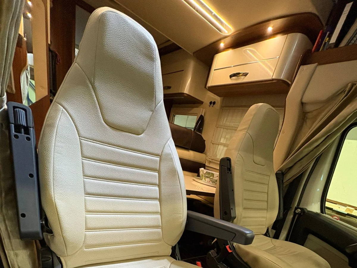 Camper-Caravan-4.webp