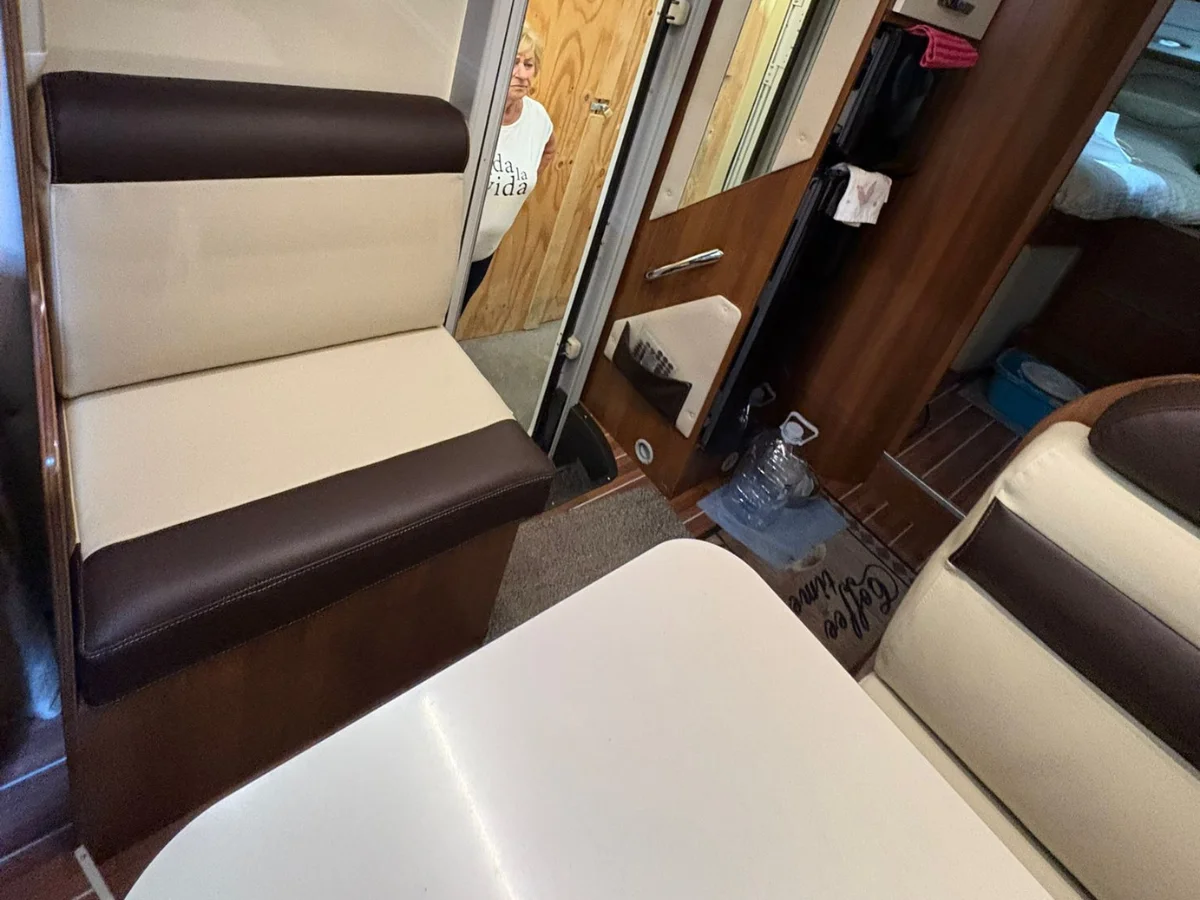 Camper-Caravan2.webp